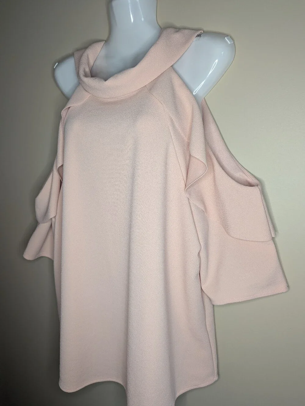 New York & Co Light Peach Cold Shoulder With Ruffles NWOT - Picture 2 of 6